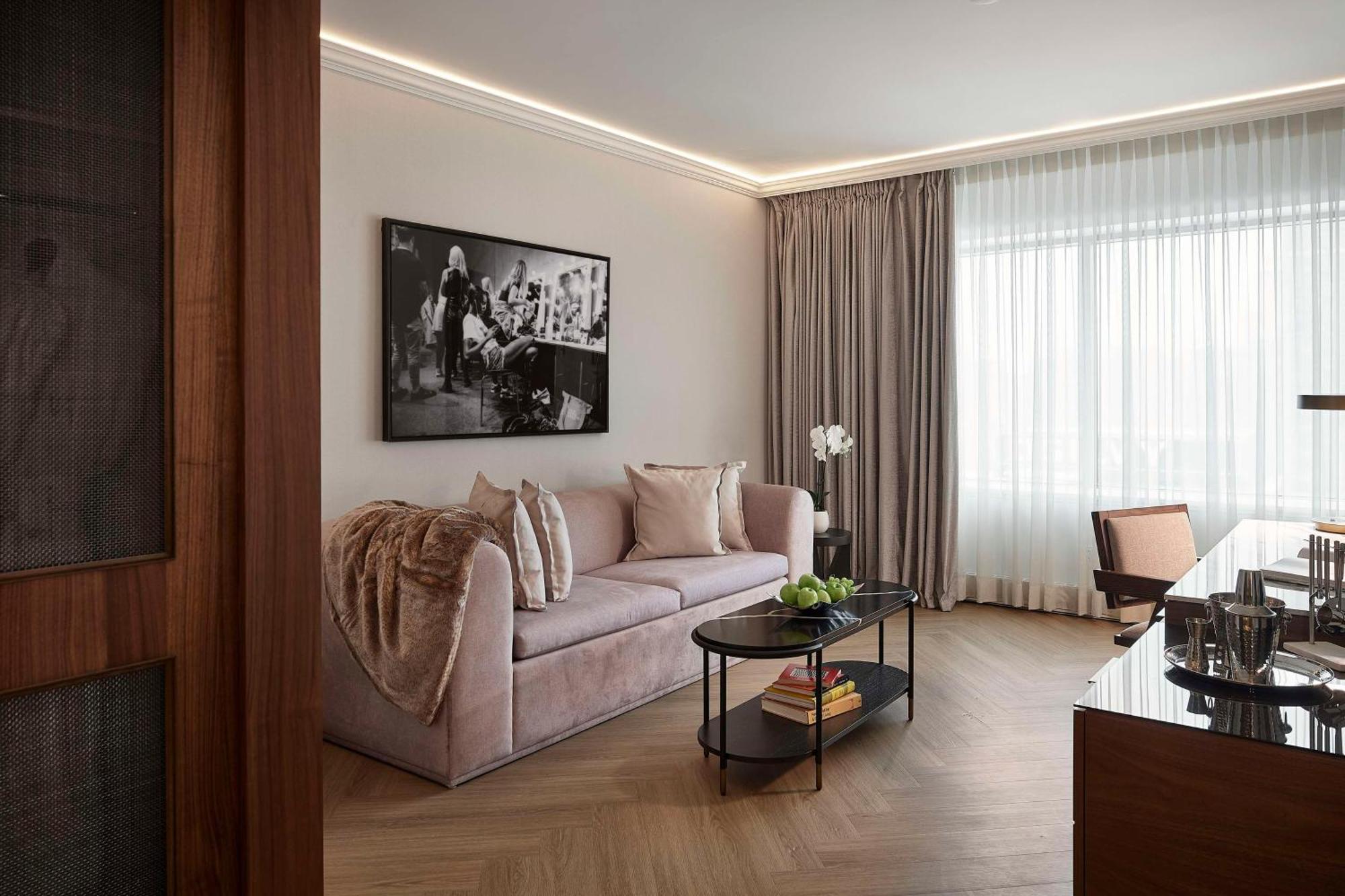 Vogue Hotel Montreal Downtown, Curio Collection By Hilton Екстериор снимка