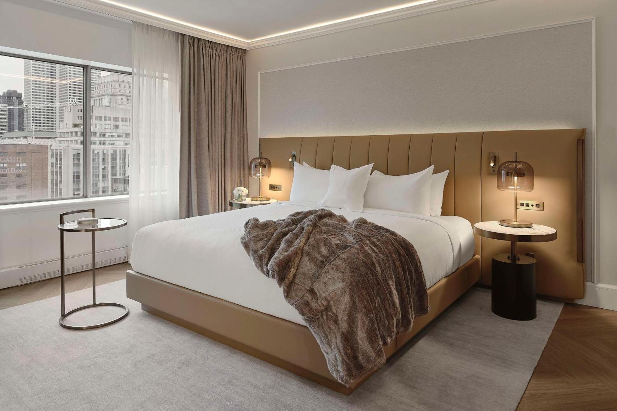 Vogue Hotel Montreal Downtown, Curio Collection By Hilton Екстериор снимка