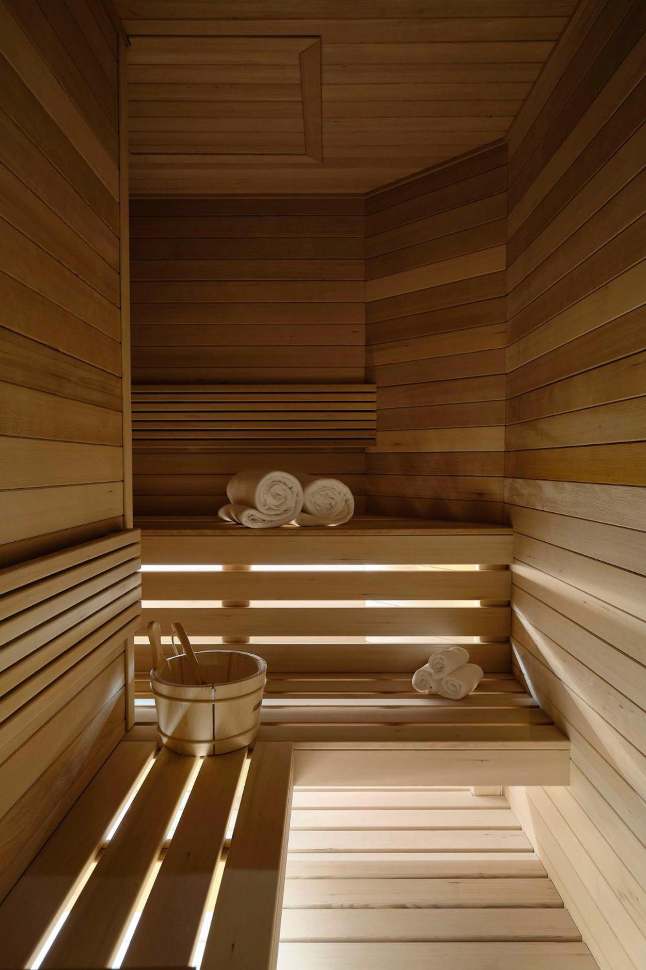 Vogue Hotel Montreal Downtown, Curio Collection By Hilton Екстериор снимка