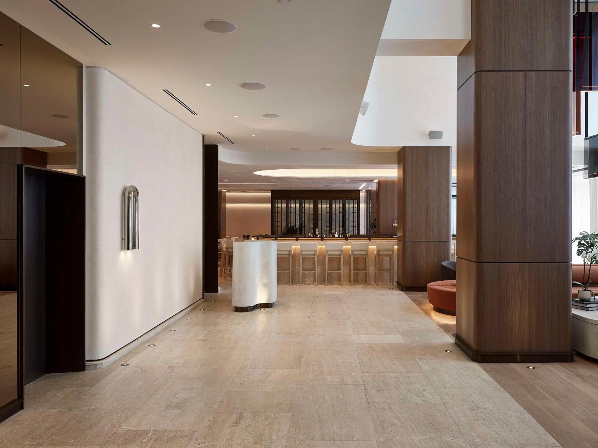Vogue Hotel Montreal Downtown, Curio Collection By Hilton Екстериор снимка